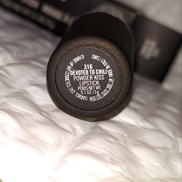 MAC Cosmetics Powder Kiss lipstick 316 Devoted to Chili Warm Brick Red - Picture 1 of 12